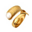 Χειροποίητο ασημένιο δαχτυλίδι με χρύσωμα Κ18 και λευκό μαργαριτ