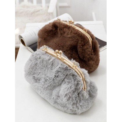 SO FLUFFY CLUTCH BAG (2 COLORS)