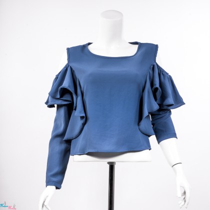 Μπλε-ραφ μπλούζα με ακάλυπτους ώμους και βολάν λεπτομέρειες