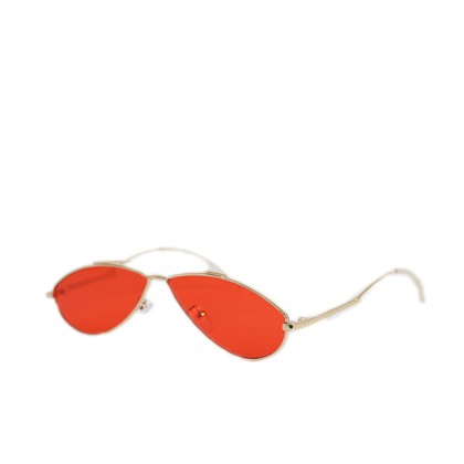 Γυαλιά ηλίου γατίσια με κόκκινο φακό και μεταλλικό σκελετό