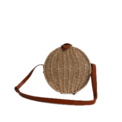 Στρόγγυλη τσάντα ψάθινη με κούμπωμα (Μπεζ)