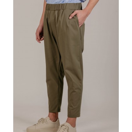 NÉ EN AOÛT the traveler pants with tucks in khaki