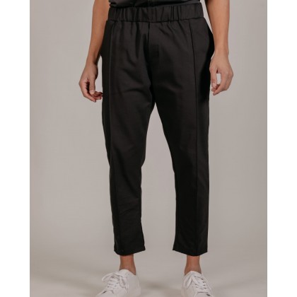 NÉ EN AOÛT The traveler pants with pin tucks in black