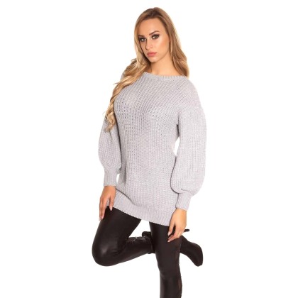 Knitted blouse with long sleeves