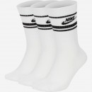 Nike Sportswear Essential Stripe Socks